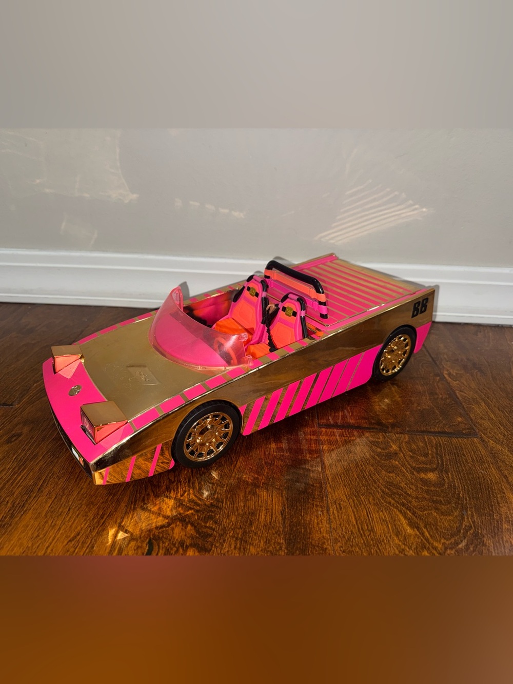 Pink LOL Surprise Convertible Car with Hot Tub Damce Floor